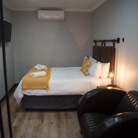 Beesdam Guesthouse Потчефструм Екстериор снимка