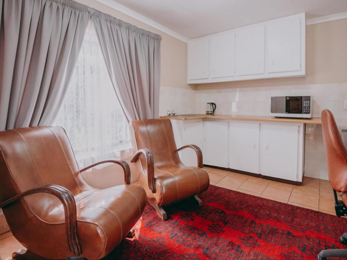 Beesdam Guesthouse Потчефструм Екстериор снимка