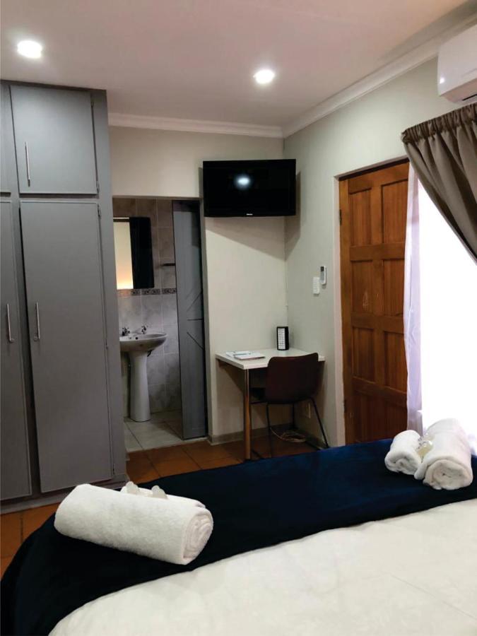 Beesdam Guesthouse Потчефструм Екстериор снимка