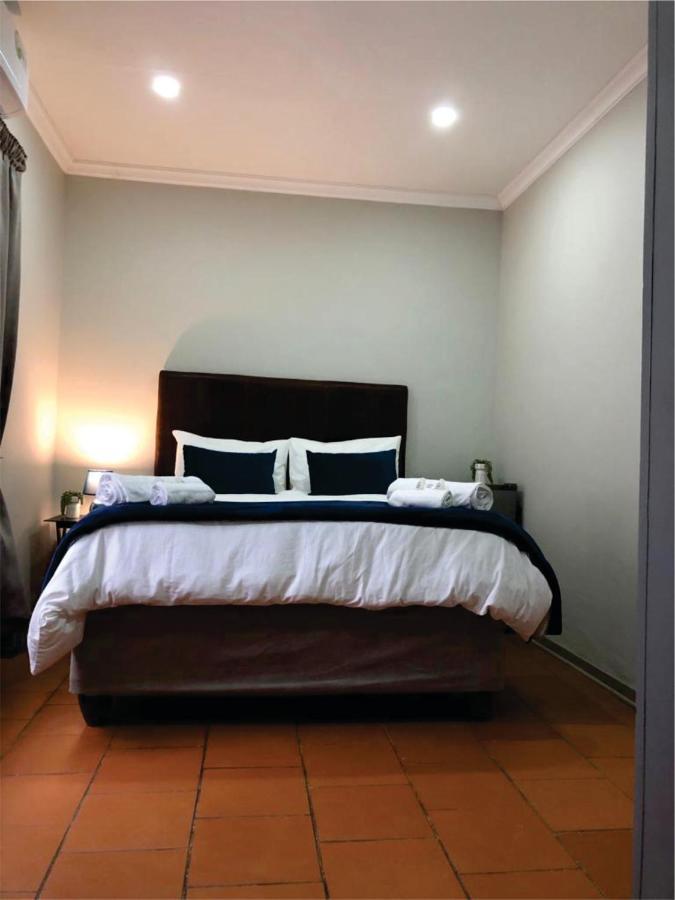 Beesdam Guesthouse Потчефструм Екстериор снимка
