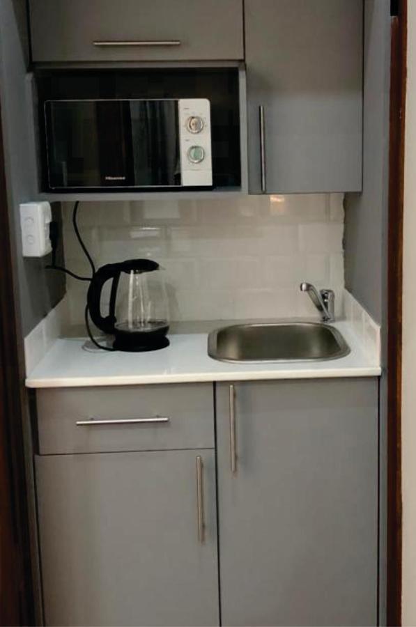Beesdam Guesthouse Потчефструм Екстериор снимка