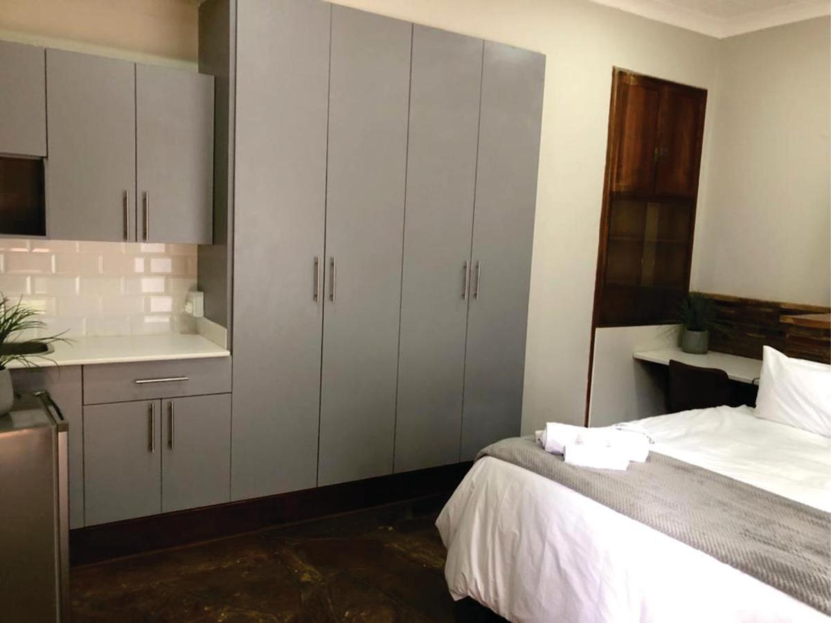 Beesdam Guesthouse Потчефструм Екстериор снимка
