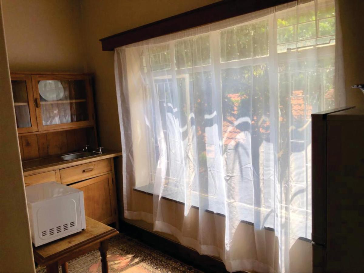 Beesdam Guesthouse Потчефструм Екстериор снимка