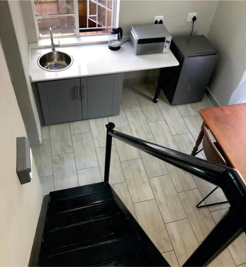 Beesdam Guesthouse Потчефструм Екстериор снимка
