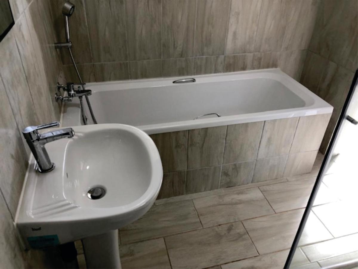Beesdam Guesthouse Потчефструм Екстериор снимка