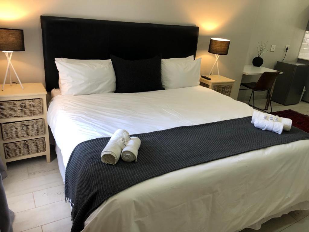 Beesdam Guesthouse Потчефструм Екстериор снимка