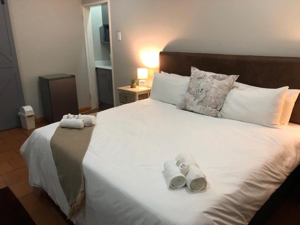 Beesdam Guesthouse Потчефструм Екстериор снимка