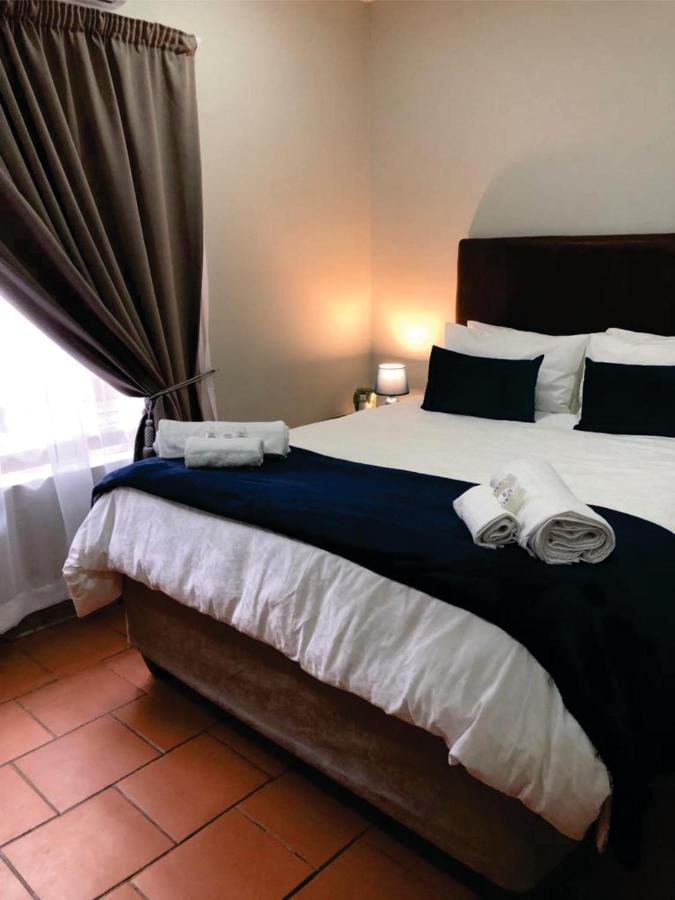 Beesdam Guesthouse Потчефструм Екстериор снимка